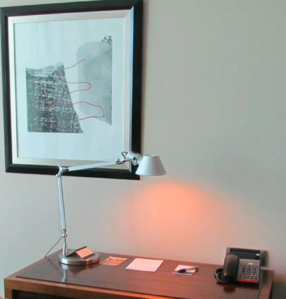 Hotel Dreams Valdivia Ngoại thất bức ảnh A lamp
