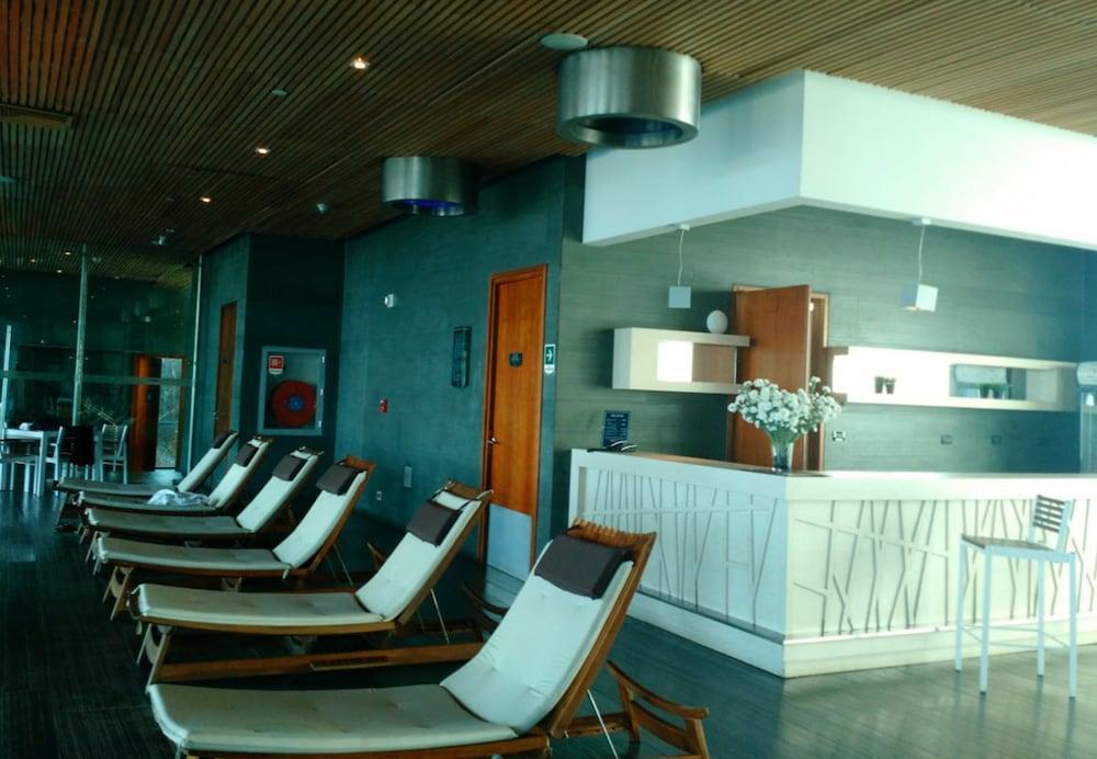 Hotel Dreams Valdivia Ngoại thất bức ảnh The interior of the lounge