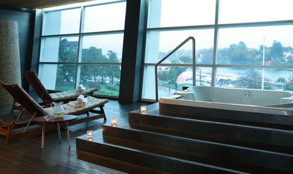 Hotel Dreams Valdivia Ngoại thất bức ảnh The spa at the InterContinental Sanctuary Cove Resort